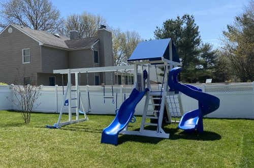 Eight Great Outdoor Games to Play with Kids