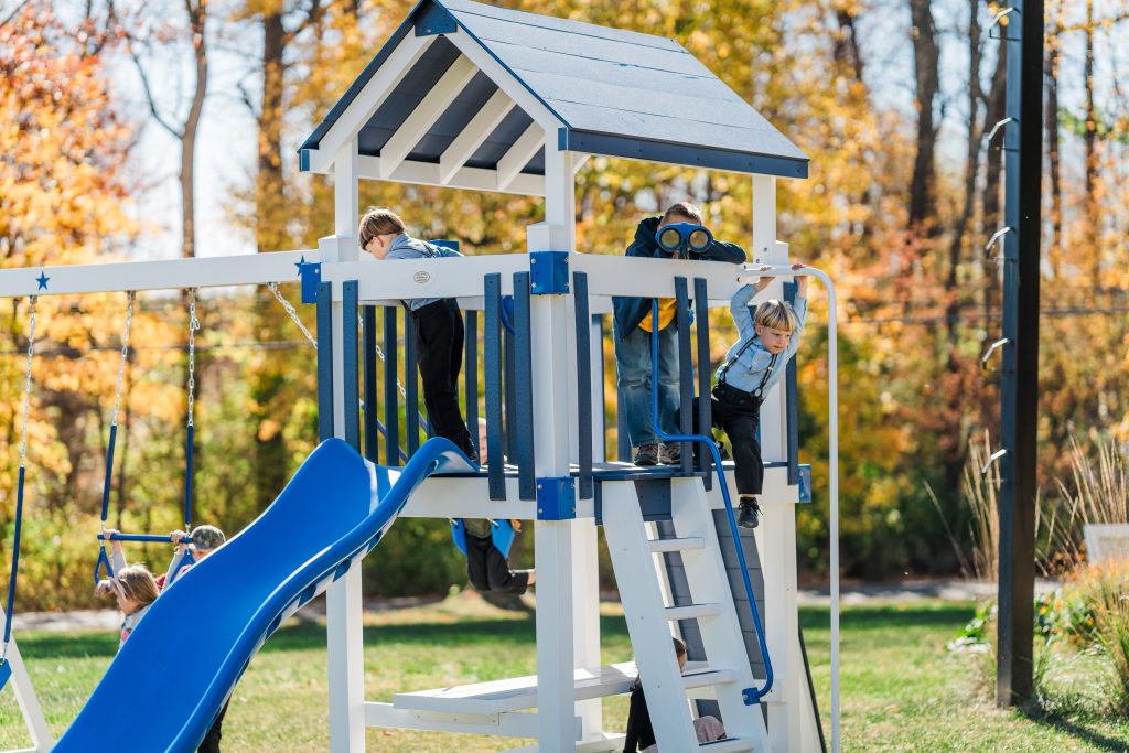 A vinyl roof on a swingset