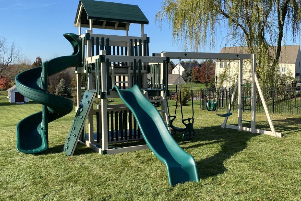 heavy duty playsets for children's backyards